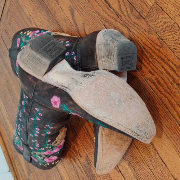 Corral Embroidered Deer Skull Floral Cowboy Boots - Picture 5 of 6